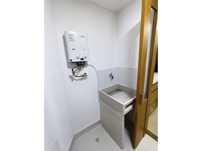 Apartamento de 3 alcobas en venta en Las Lomitas, Sabaneta, 82 m² · foto 4 de 14