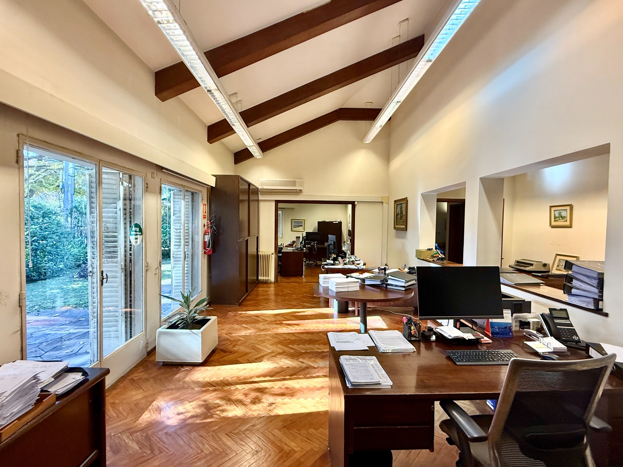 Esquina Premium en Carrasco Sur: ideal empresas o vivienda