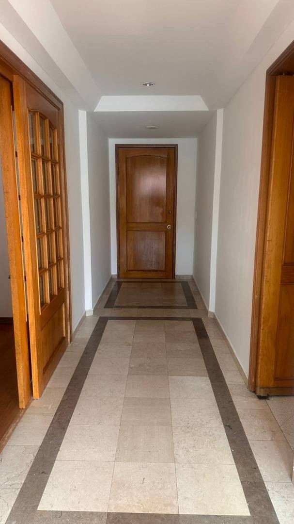 Apartamento en venta en Chicó Navarra, Bogotá · foto 6 de 17