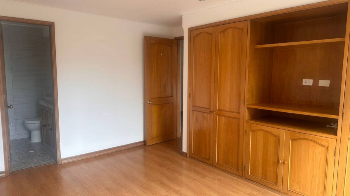 Apartamento en venta en Chicó Navarra, Bogotá · foto 9 de 17