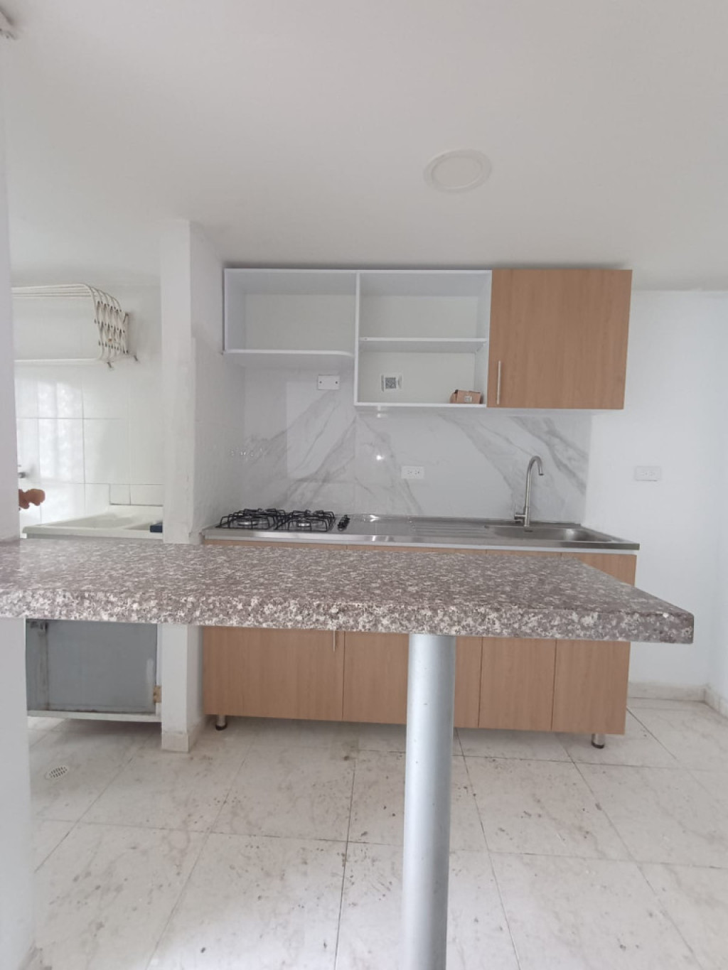 Apartamento en venta en La Insula, Cúcuta · foto 3 de 15