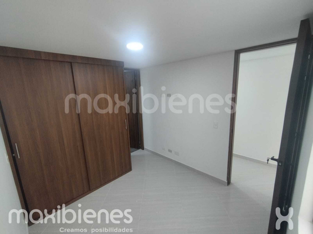 Apartamento en venta en Loma Del Indio, Medellín · foto 7 de 17