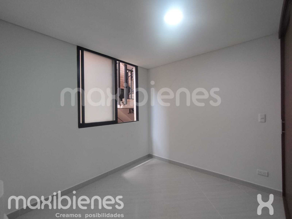 Apartamento en venta en Loma Del Indio, Medellín · foto 8 de 17
