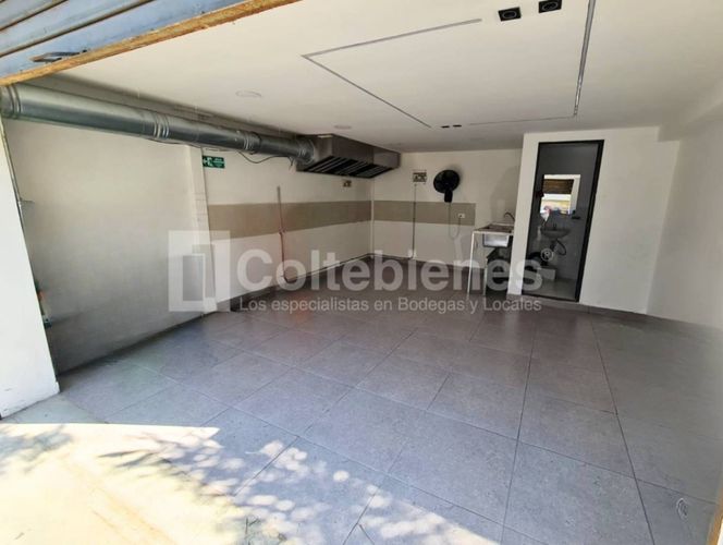 Local en arriendo en Colombia, Medellín, 28 m² · foto 7 de 7