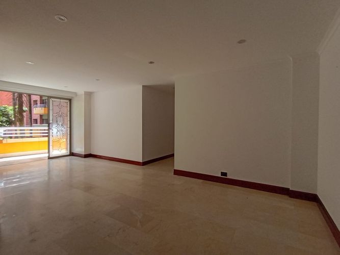 Apartamento de 3 alcobas en arriendo en Laureles, Medellín, 115 m² · foto 2 de 15