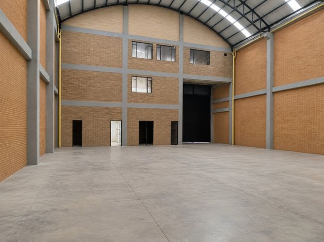 Bodega en arriendo en Zona Centro, Madrid, 791 m² · foto 3 de 12