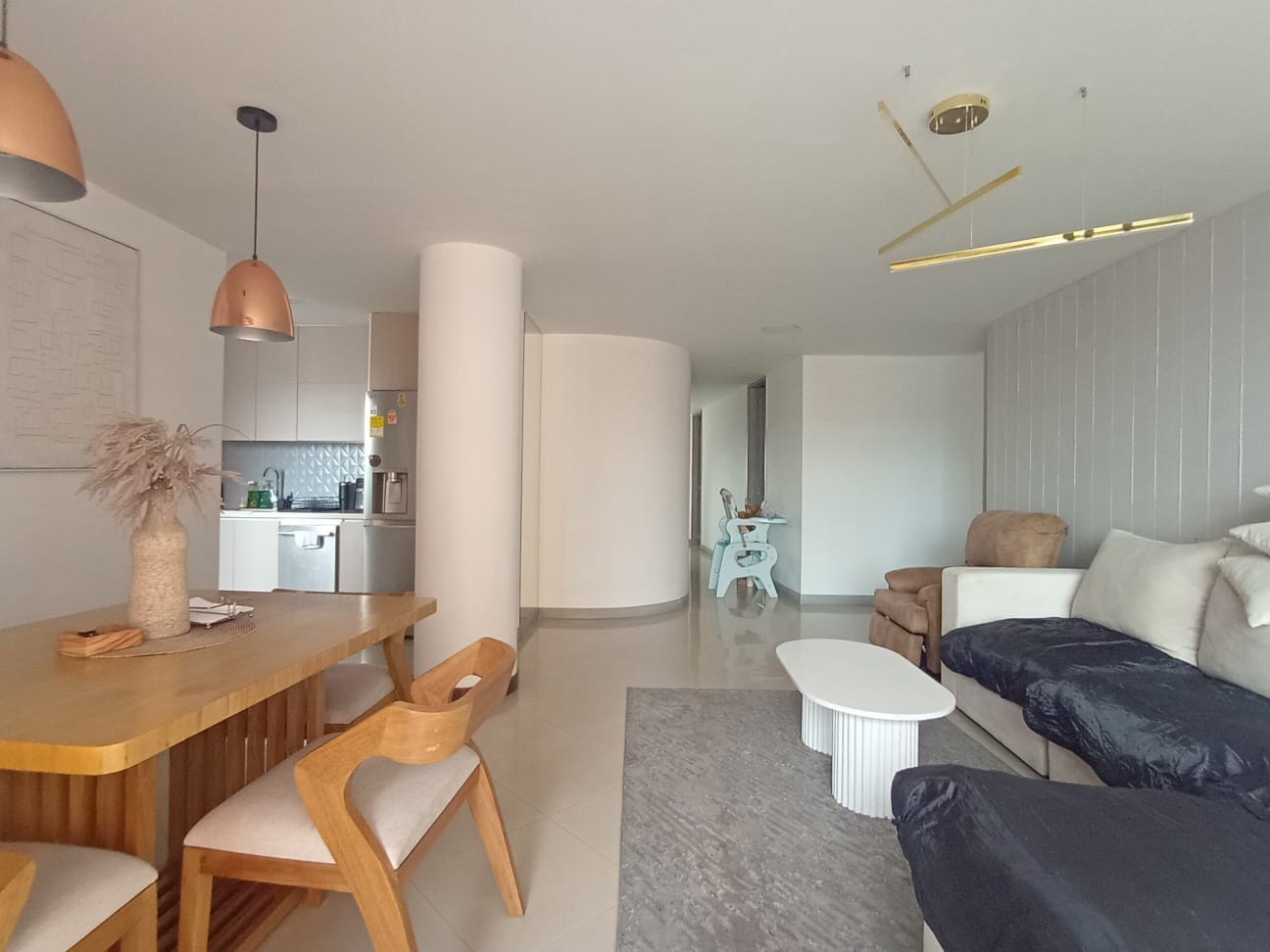Apartamento en arriendo en Laureles, Medellín · foto 3 de 19