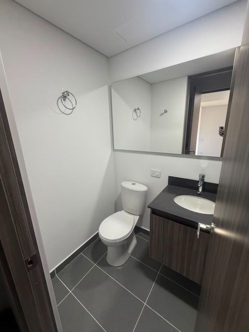 Apartamento de 3 alcobas en arriendo en Vía Las Palmas, Medellín, 82 m² · foto 11 de 12