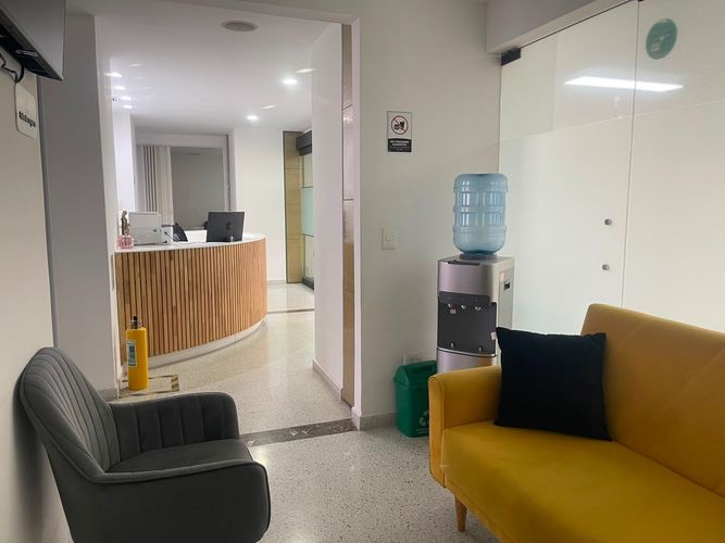Consultorio en venta en El Poblado, Medellín, 123 m² · foto 12 de 20