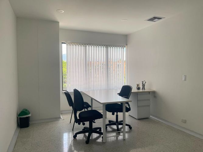 Consultorio en venta en El Poblado, Medellín, 123 m² · foto 17 de 20