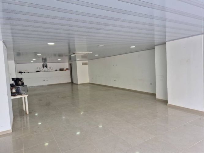 Local en arriendo en Fontana, Bucaramanga, 112 m² · foto 2 de 5