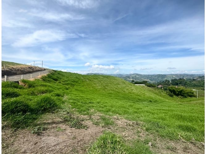 Lote en venta en La Caba�A, Manizales, 5586 m² · foto 9 de 13