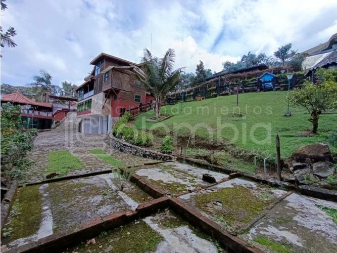 Finca en venta en Las Palmas, Medellín, 6439 m² · foto 2 de 24