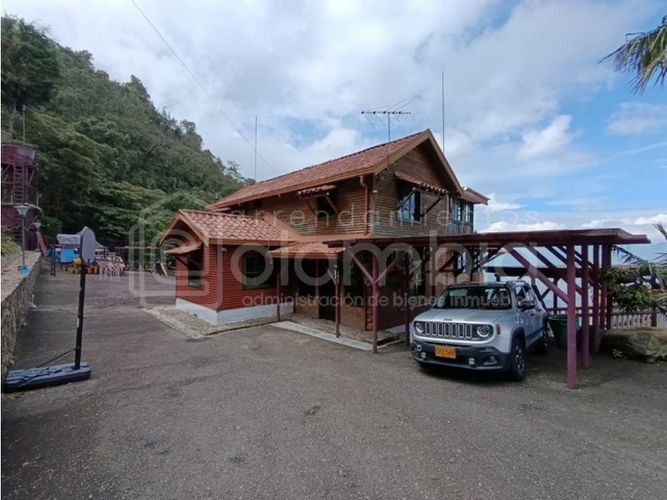 Finca en venta en Las Palmas, Medellín, 6439 m² · foto 3 de 24