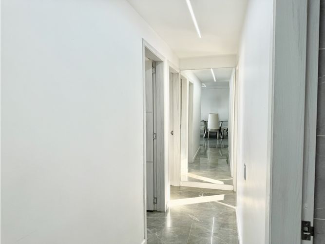 Apartamento de 3 alcobas en venta en Santa Anita, Cali, 74 m² · foto 2 de 24