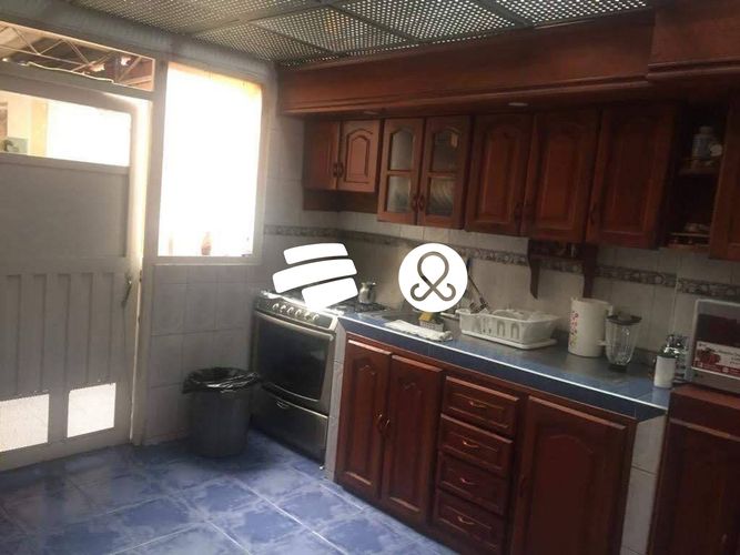 Casa de 9 alcobas en venta en Engativá, Bogotá, 330 m² · foto 3 de 19