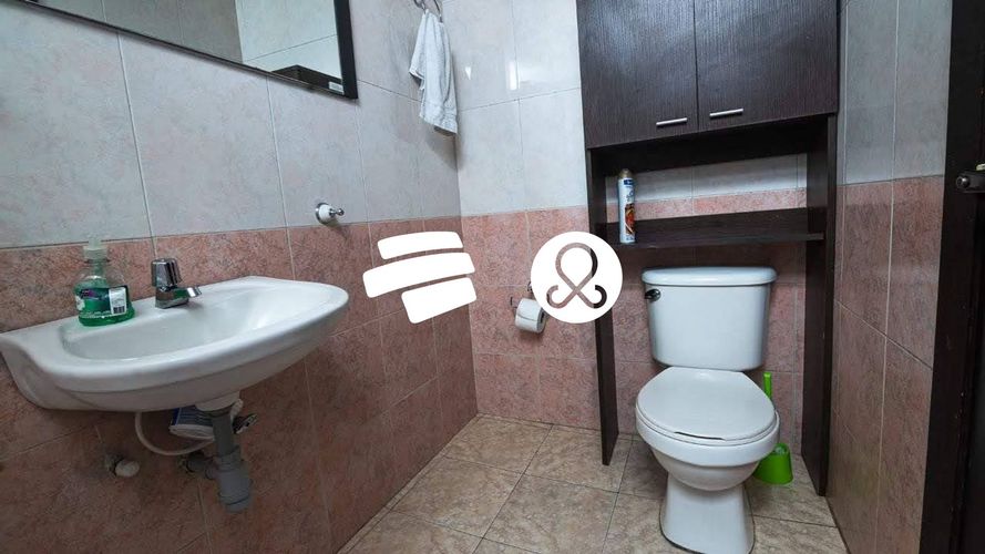 Casa de 9 alcobas en venta en Engativá, Bogotá, 330 m² · foto 14 de 19