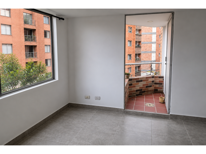Apartamento de 2 alcobas en venta en Entreamigos, Sabaneta, 55 m² · foto 2 de 10