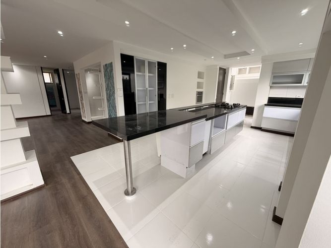 Casa de 4 alcobas en venta en Parcelas, Cota, 257 m² · foto 16 de 24
