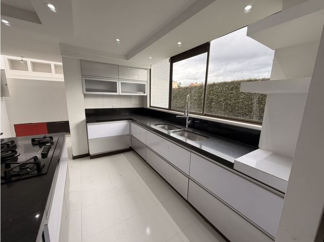 Casa de 4 alcobas en venta en Parcelas, Cota, 257 m² · foto 17 de 24