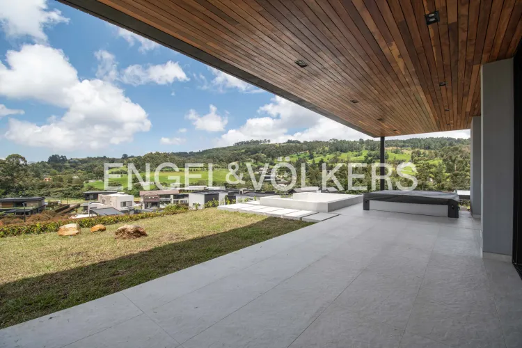Casa de 4 alcobas en venta en Las Palmas, Envigado, 460 m² · foto 4 de 16
