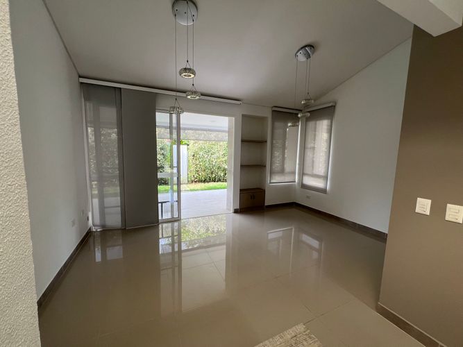 Casa de 3 alcobas en venta en El Castillo, Jamundí, 121 m² · foto 5 de 20
