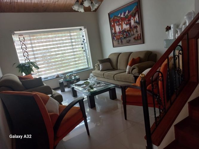 Casa en venta en Villa Magdala, Bogotá · foto 2 de 5