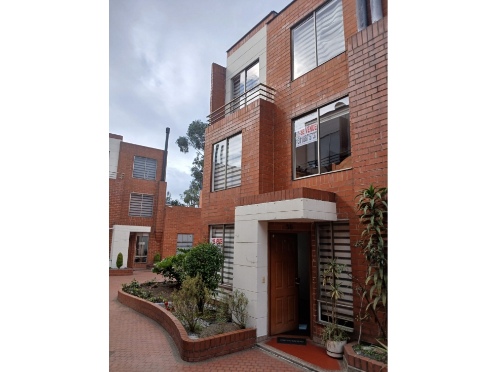 Casa en venta en Quinta Paredes, Bogotá · foto 3 de 19