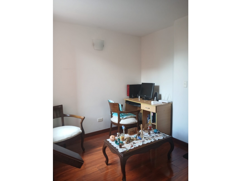 Casa en venta en Quinta Paredes, Bogotá · foto 9 de 19