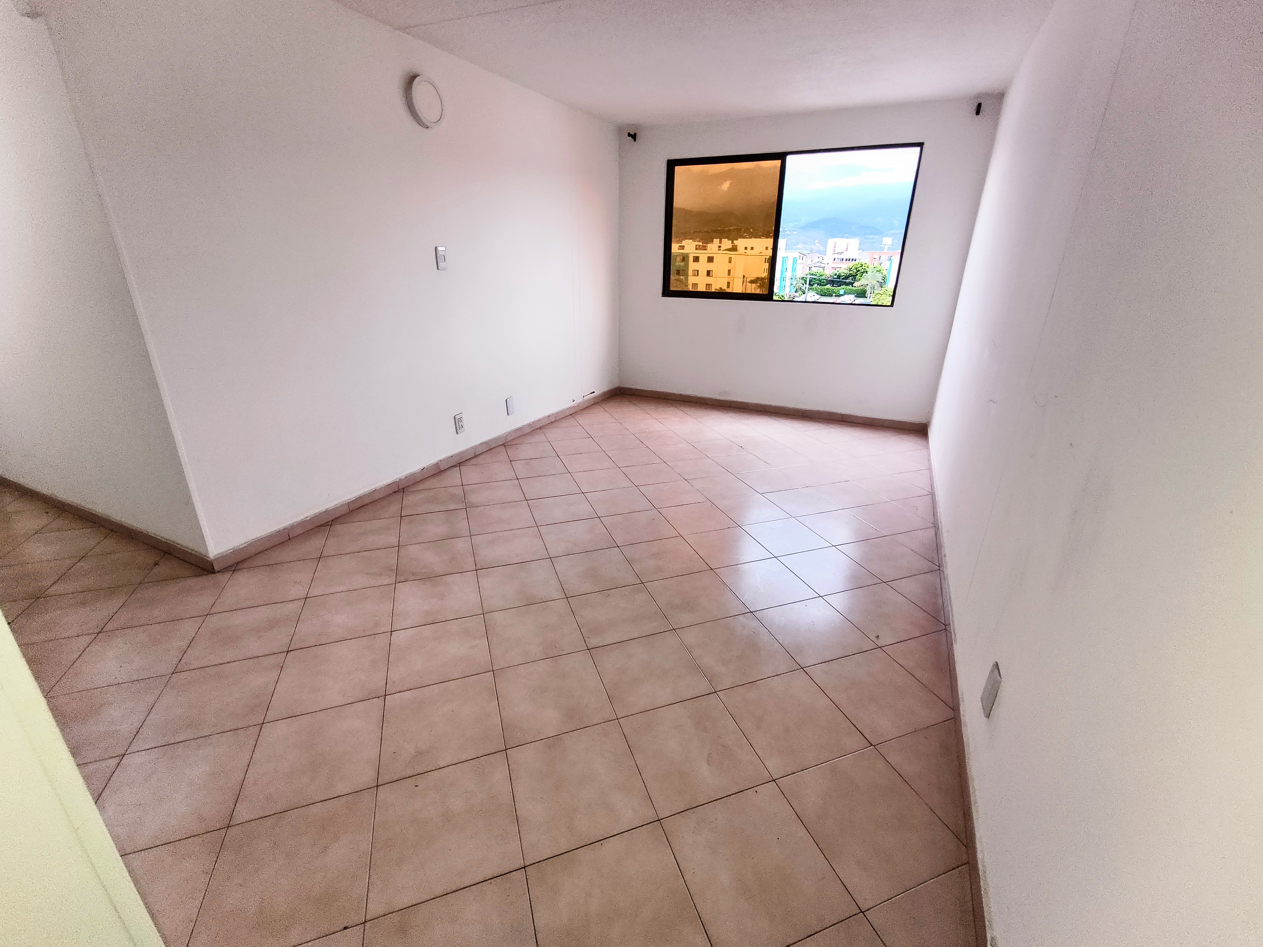 Apartamento en venta en Cañaverales, Cali · foto 2 de 11