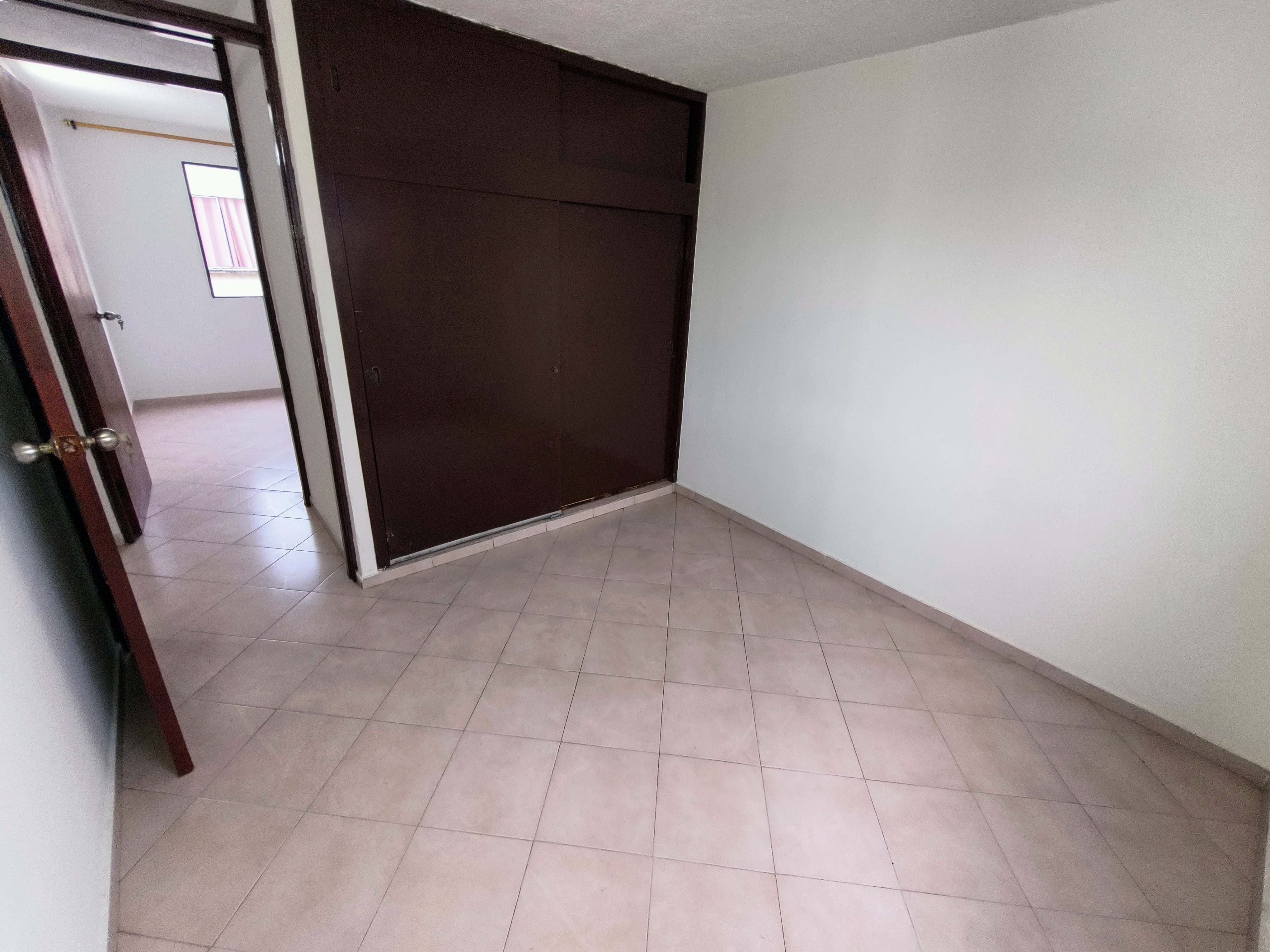 Apartamento en venta en Cañaverales, Cali · foto 3 de 11
