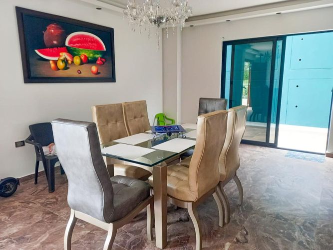 Casa de 6 alcobas en venta en Centro, Piedecuesta, 600 m² · foto 2 de 13