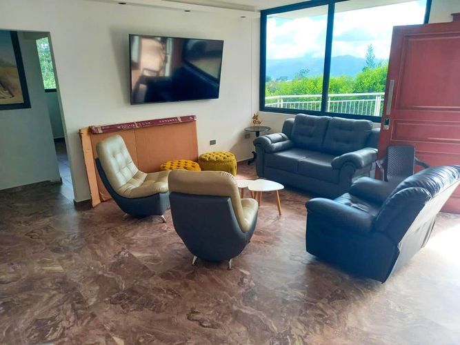 Casa de 6 alcobas en venta en Centro, Piedecuesta, 600 m² · foto 3 de 13