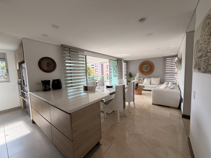 Apartamento en arriendo en El Poblado, Medellín · foto 2 de 24