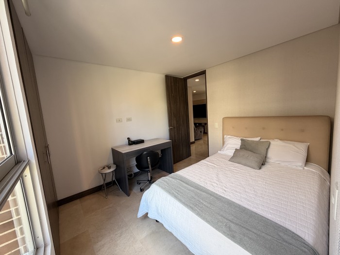 Apartamento en arriendo en El Poblado, Medellín · foto 3 de 24