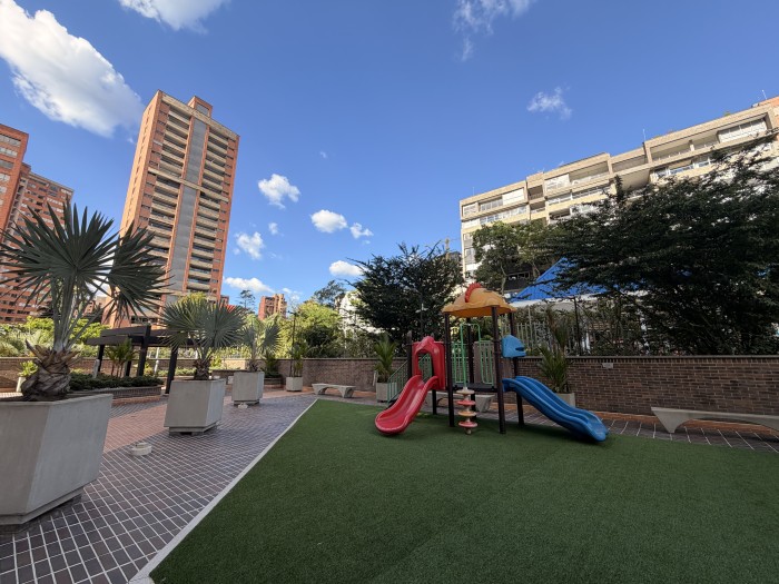Apartamento en arriendo en El Poblado, Medellín · foto 13 de 24