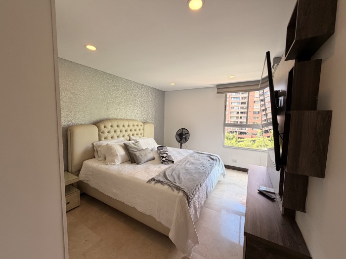 Apartamento en arriendo en El Poblado, Medellín · foto 4 de 24