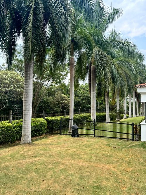 Casa de 3 alcobas en venta en Ciudad Jardin, Cali, 450 m² · foto 17 de 20