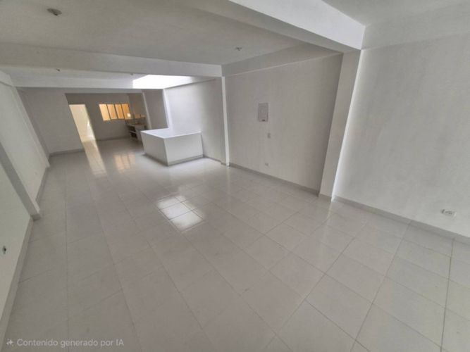 Bodega en arriendo en Obrero, Cali, 127 m² · foto 2 de 12
