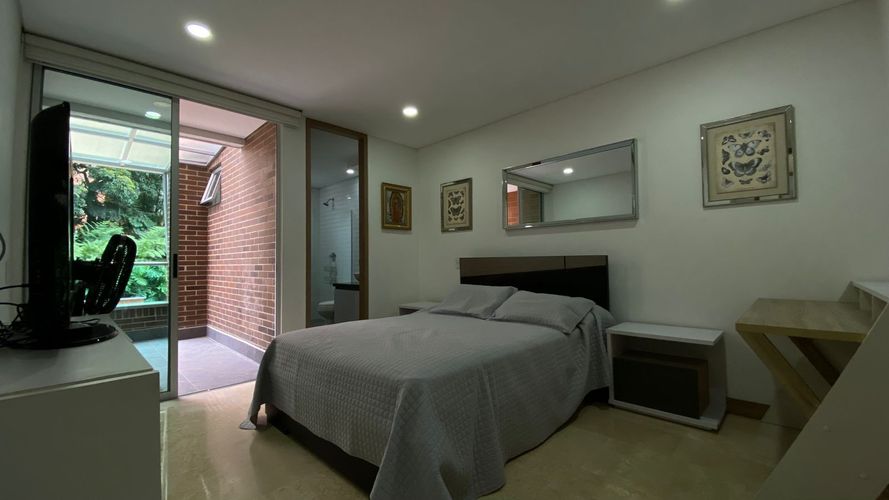 Apartamento de 3 alcobas en arriendo en Castropol, Medellín, 125 m² · foto 13 de 18