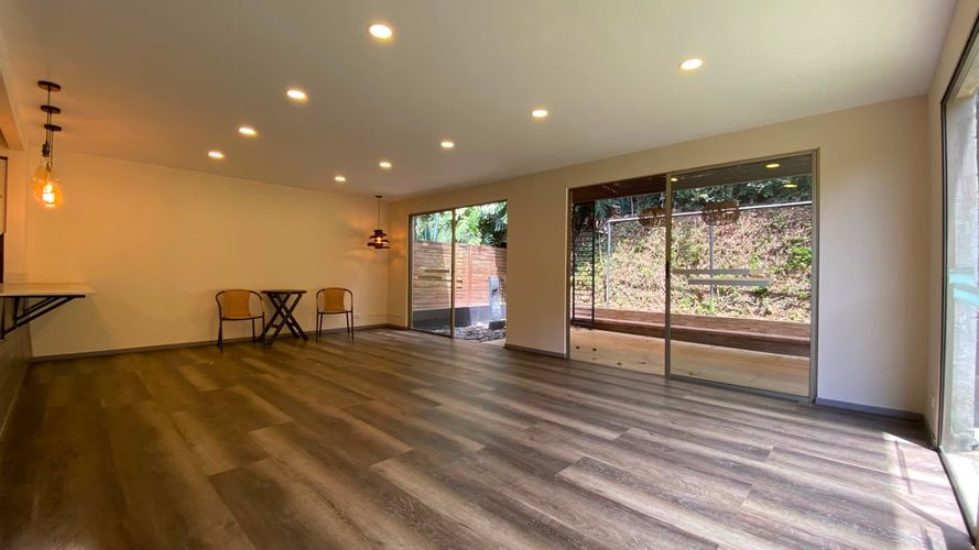 Casa de 4 alcobas en venta en Loma El Atravesado, Envigado, 250 m² · foto 2 de 20