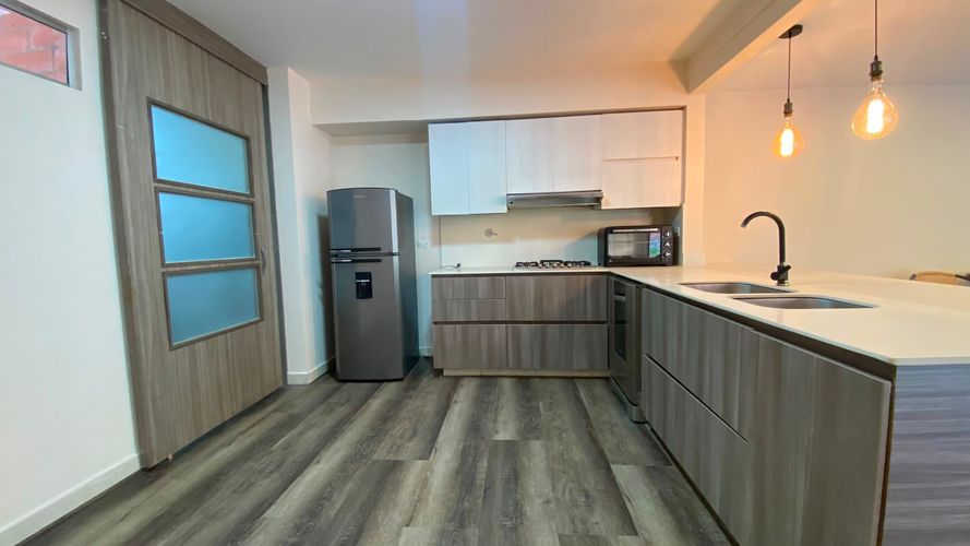 Casa de 4 alcobas en venta en Loma El Atravesado, Envigado, 250 m² · foto 4 de 20