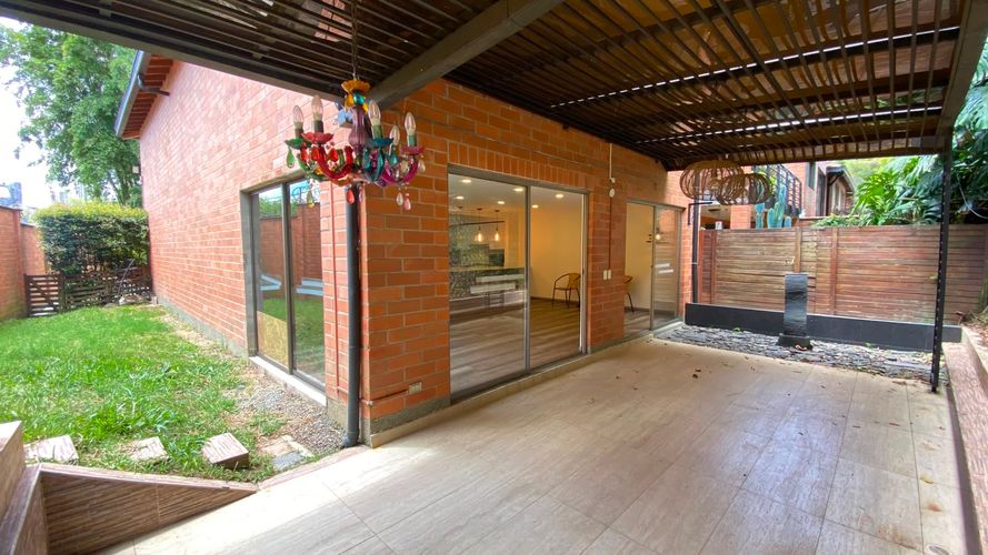 Casa de 4 alcobas en venta en Loma El Atravesado, Envigado, 250 m² · foto 6 de 20