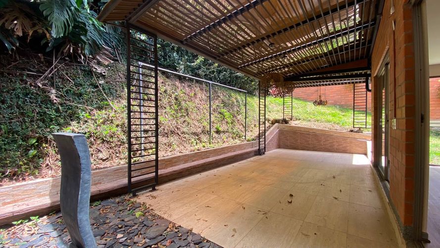 Casa de 4 alcobas en venta en Loma El Atravesado, Envigado, 250 m² · foto 7 de 20