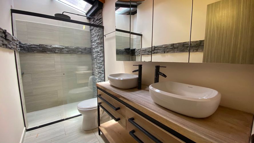 Casa de 4 alcobas en venta en Loma El Atravesado, Envigado, 250 m² · foto 12 de 20