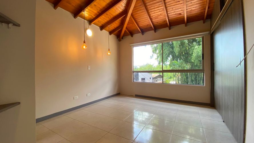 Casa de 4 alcobas en venta en Loma El Atravesado, Envigado, 250 m² · foto 14 de 20