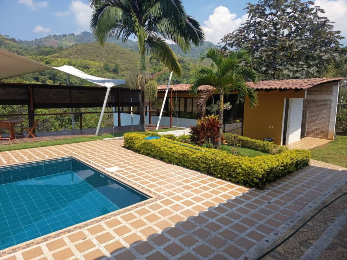 Casa en arriendo en La Reforma, Cali · foto 22 de 23