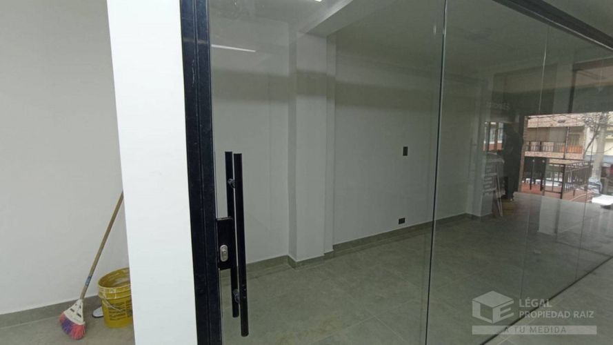Local en arriendo en El Diamante 2, Medellín, 30 m² · foto 3 de 7