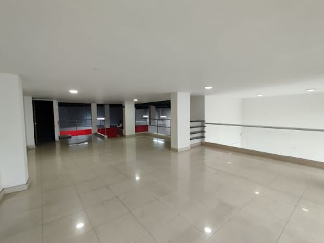 Bodega en arriendo en Campo Amor, Medellín, 1000 m² · foto 6 de 18
