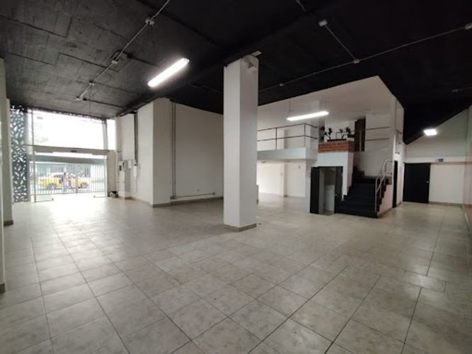 Bodega en arriendo en Campo Amor, Medellín, 1000 m² · foto 17 de 18